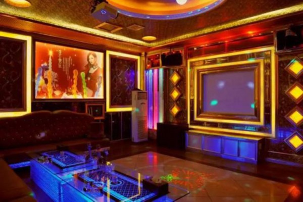 重庆按摩店突发冲突，按摩师与顾客大打出手！